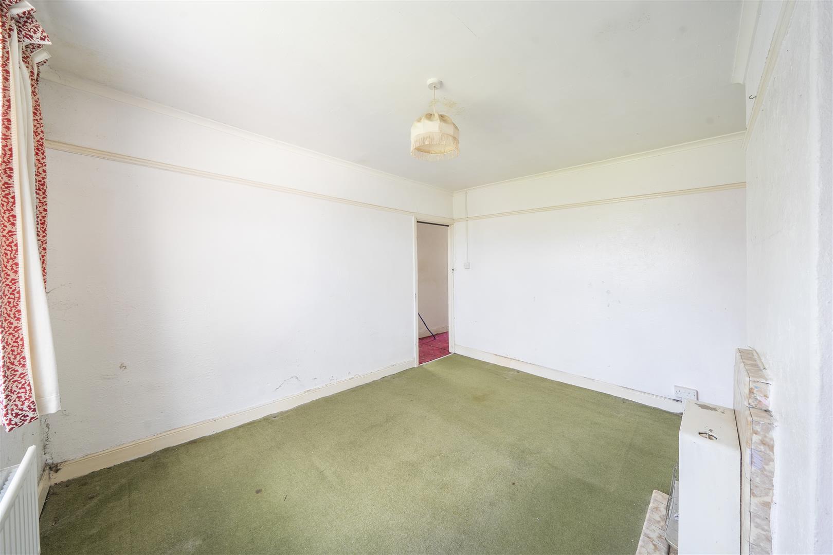 Middle Road, Ravenhill, Swansea, SA5 5DH